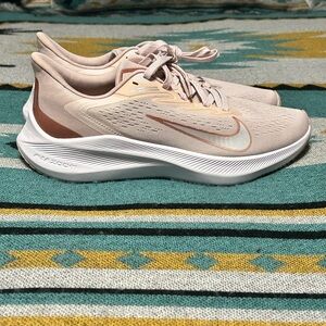 Women’s Pink Zoom Nikes